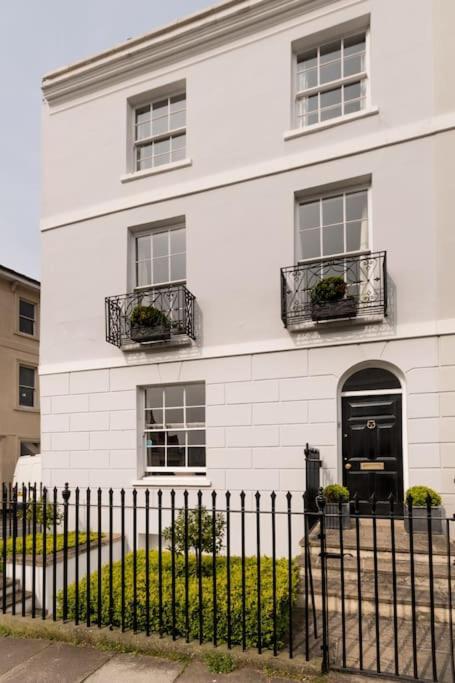 Four Bedroom Townhouse In Famous Suffolks Area Cheltenham Exteriér fotografie