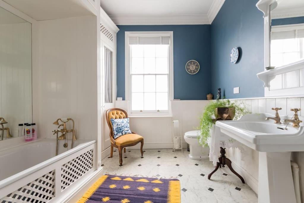 Four Bedroom Townhouse In Famous Suffolks Area Cheltenham Exteriér fotografie